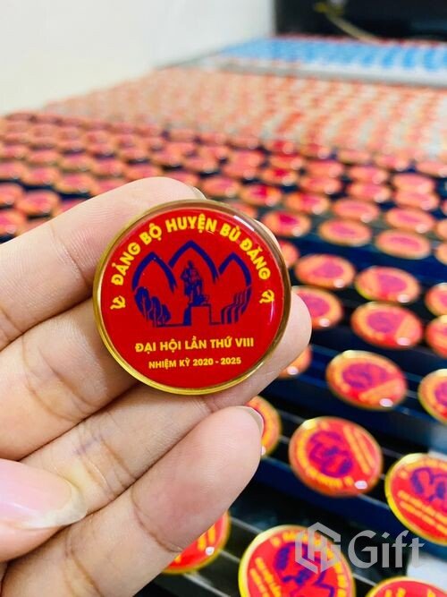 qua-tang-dai-hoi-doan-thanh-nien-gia-re-tphcm